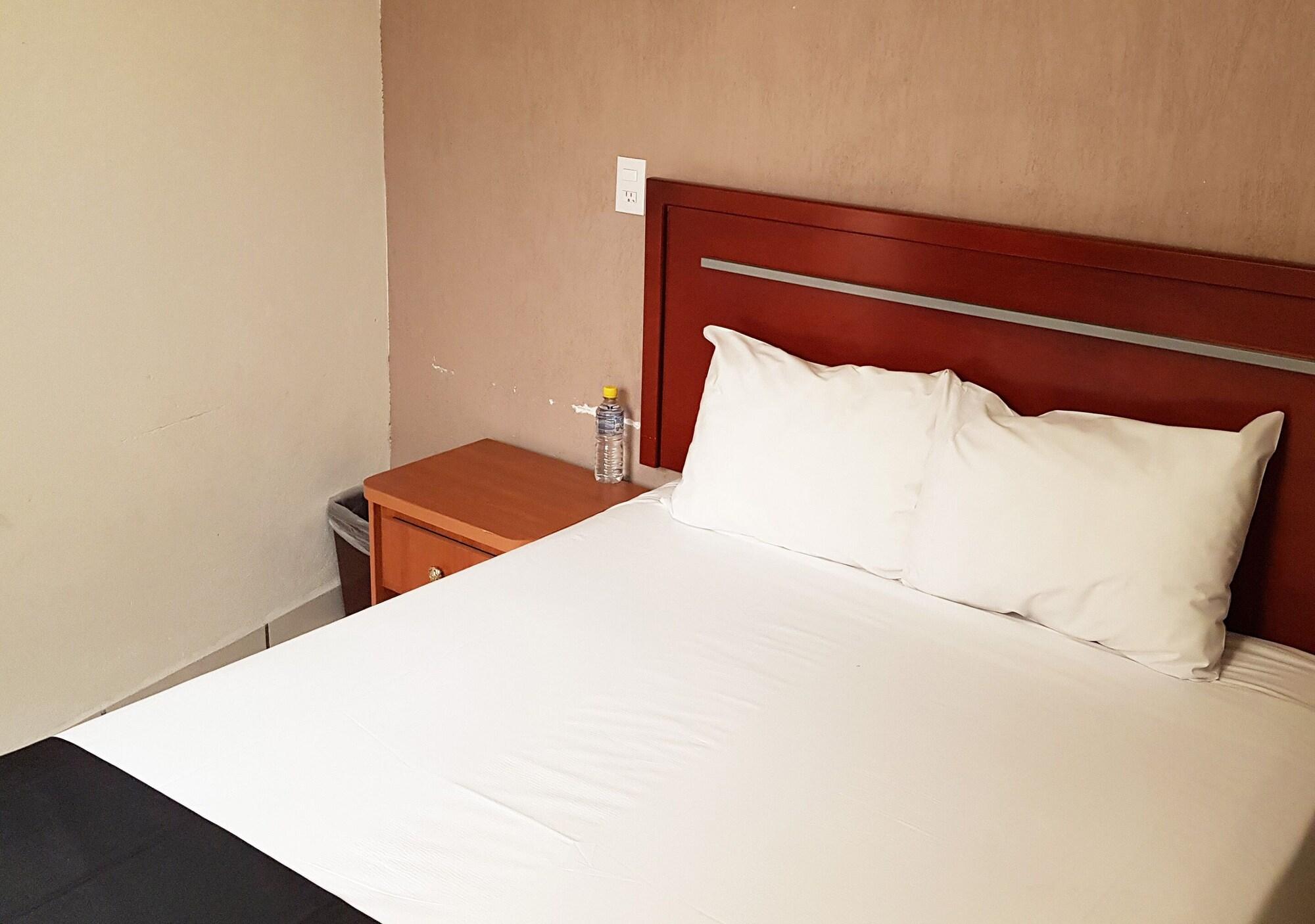 Capital O Hotel Victoria موروليا المظهر الخارجي الصورة