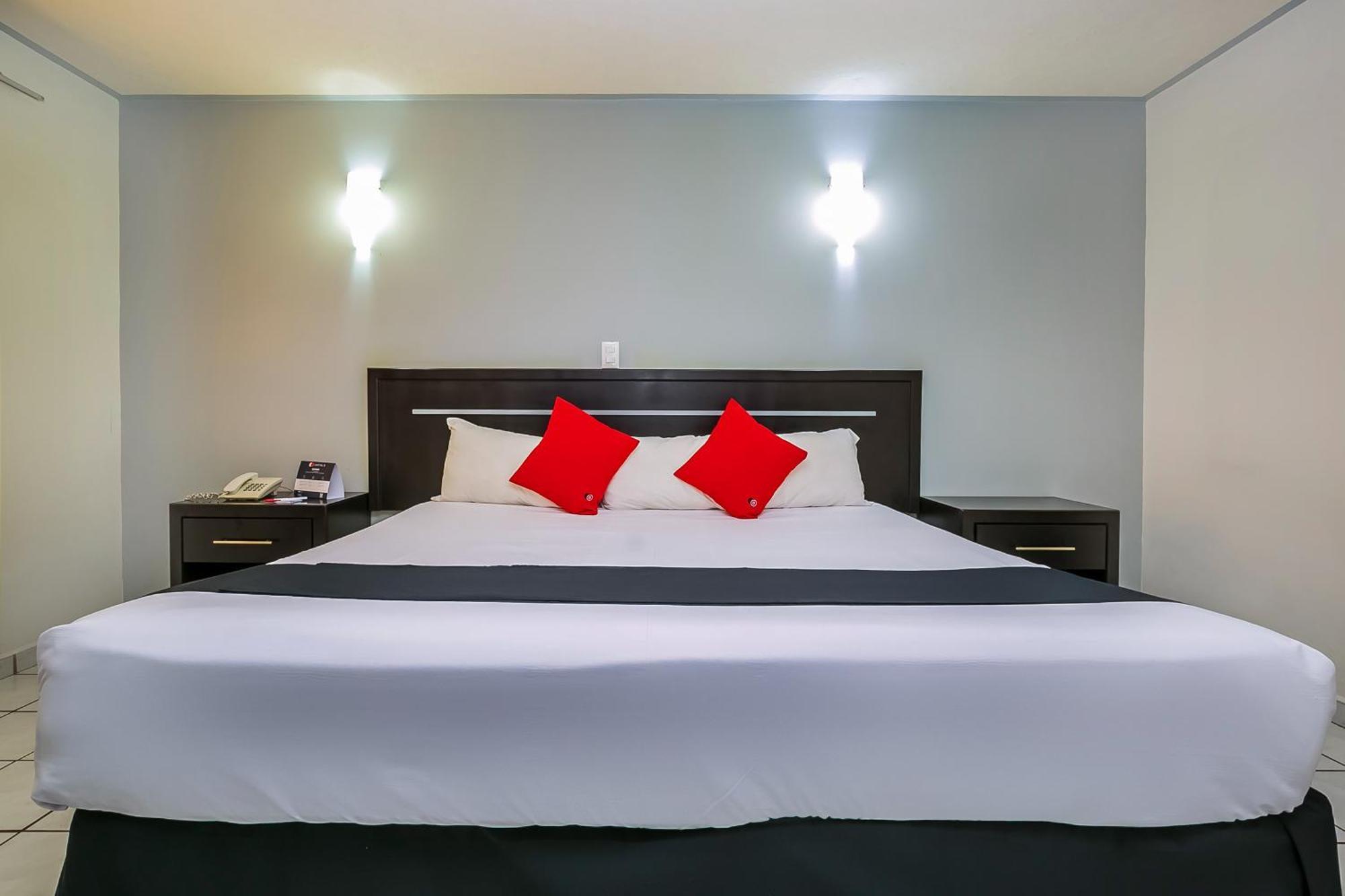 Capital O Hotel Victoria موروليا المظهر الخارجي الصورة