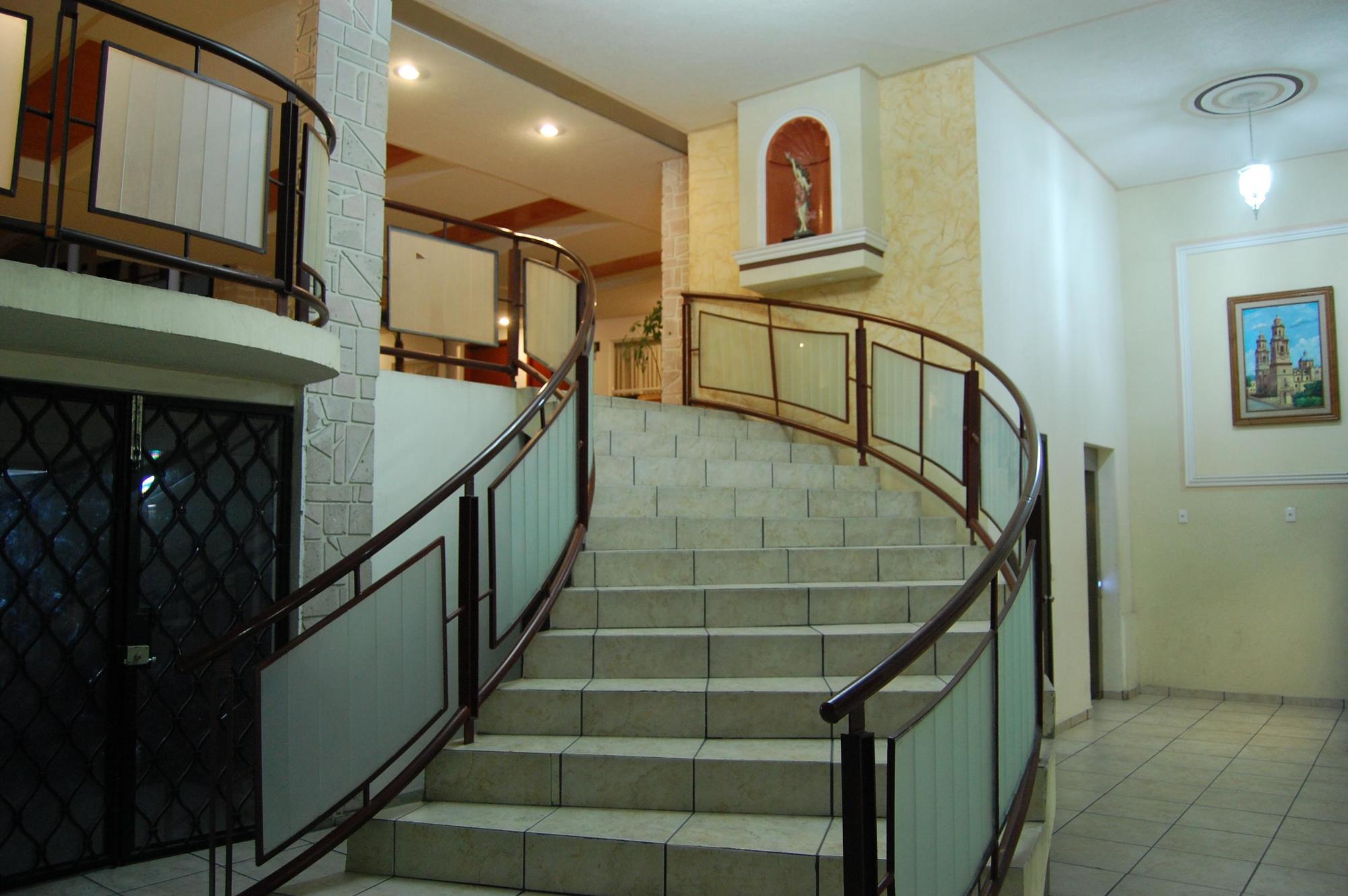 Capital O Hotel Victoria موروليا المظهر الخارجي الصورة